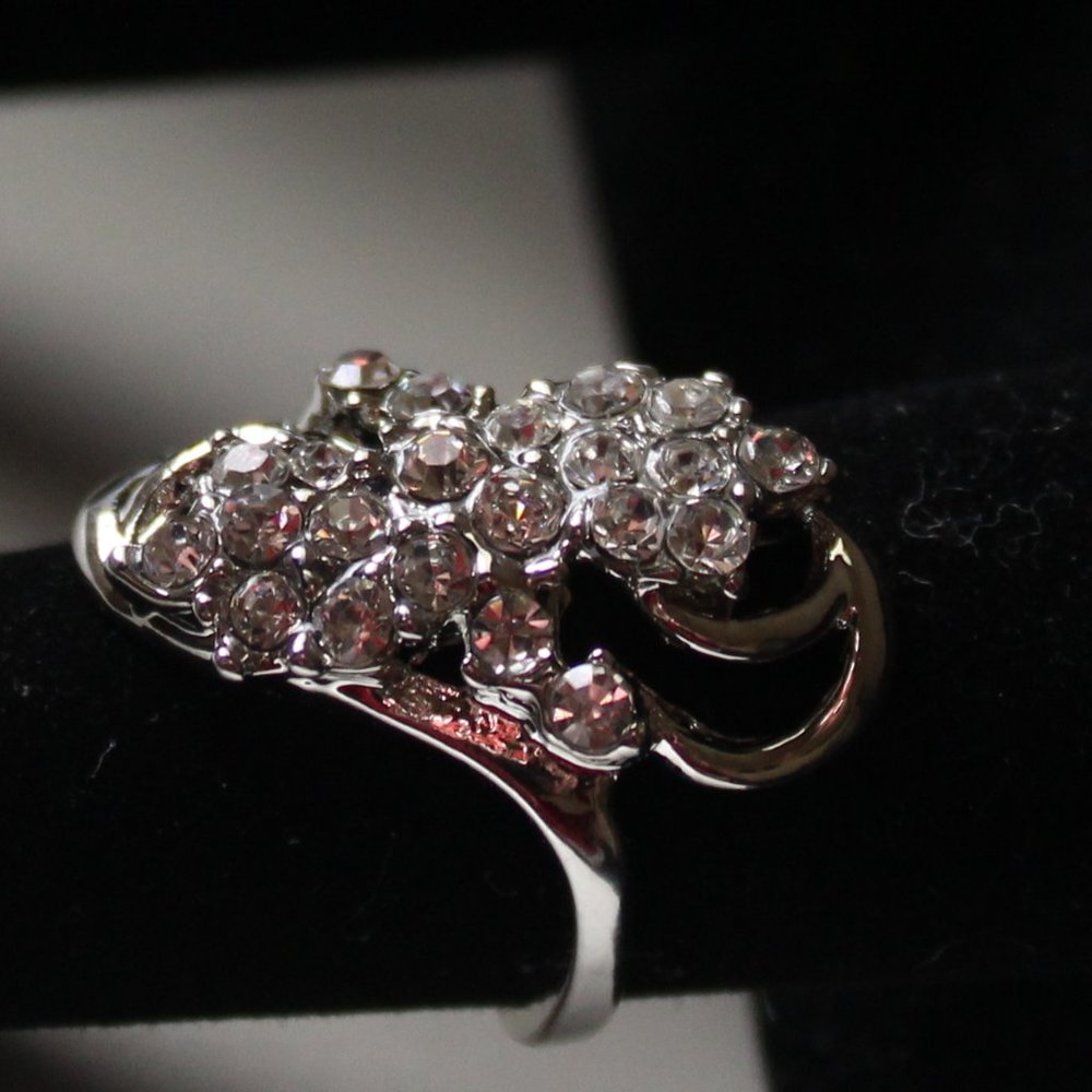 Cluster Diamond Ring - image 8